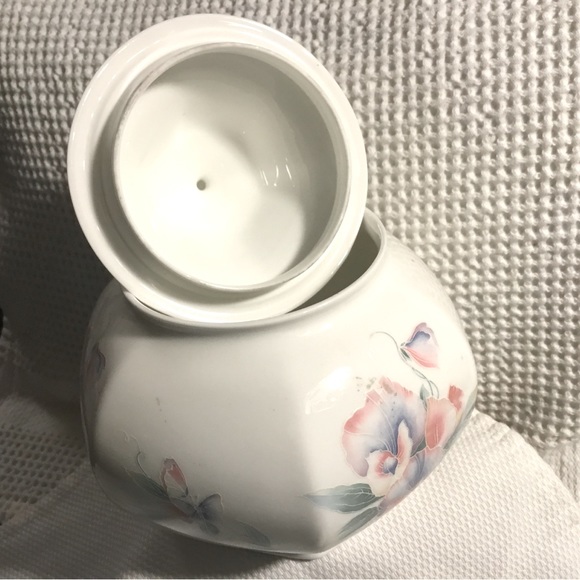 Aynsley LITTLE SWEETHEART Candy Jar & Lid 6 1/4" Tall - Picture 4 of 10